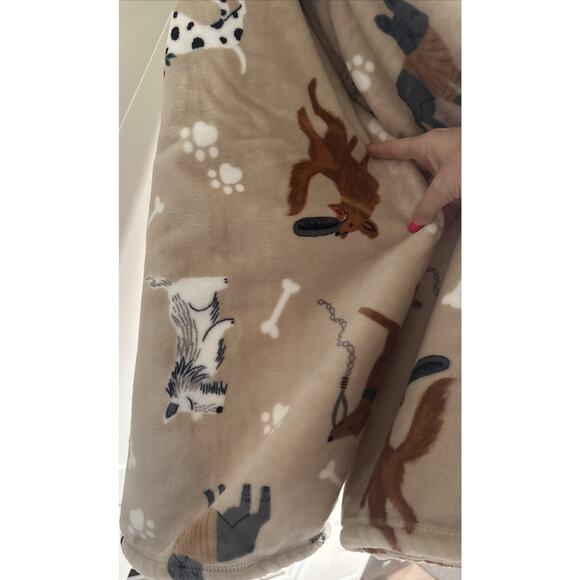 DOGS 50x70 Plush Throw Blanket Dachshund Doodle Schnauzer Frenchie Terrier Dog - Picture 5 of 7